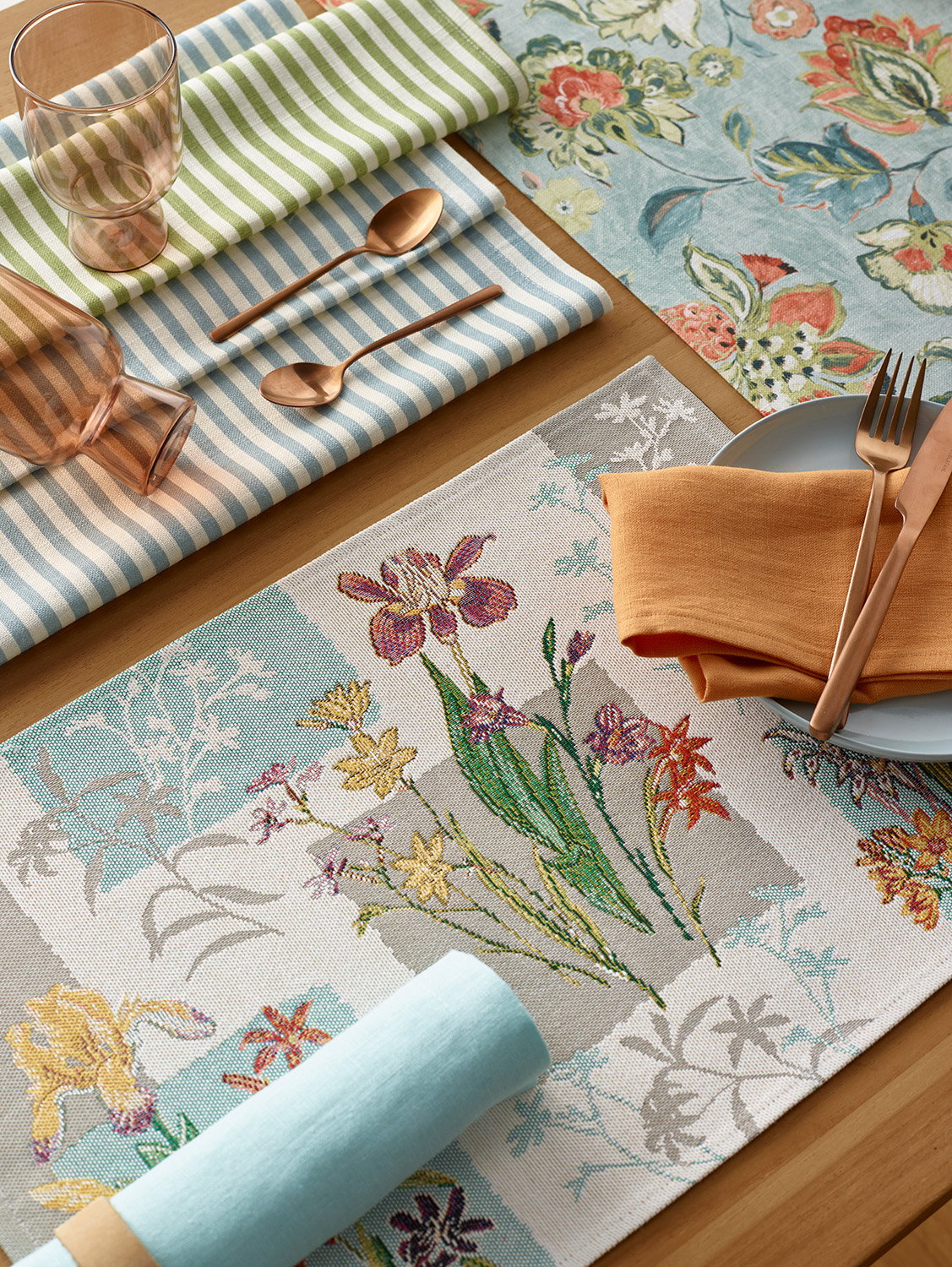 Kissen Gobelin FLOWERY PATCH von Sander table and home | Sander Tischwäsche