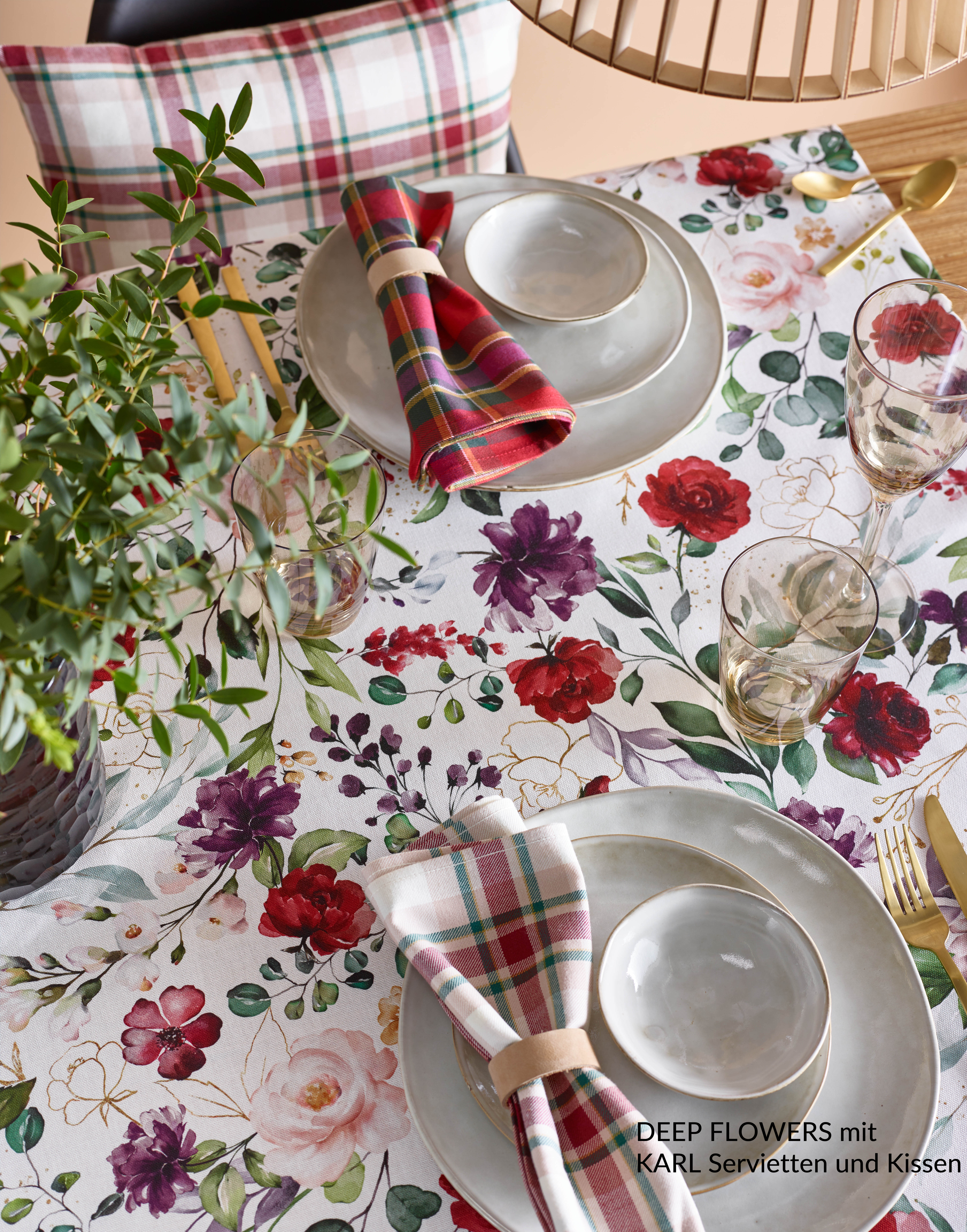 Tischdecke DEEP FLOWERS mit Blumen | Sander Tischwäsche